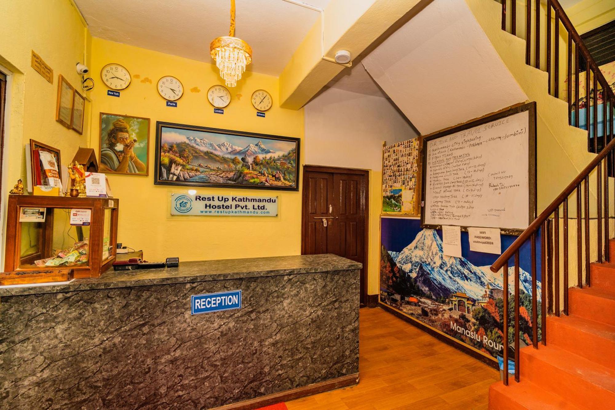 Rest Up Kathmandu Hostel Buitenkant foto