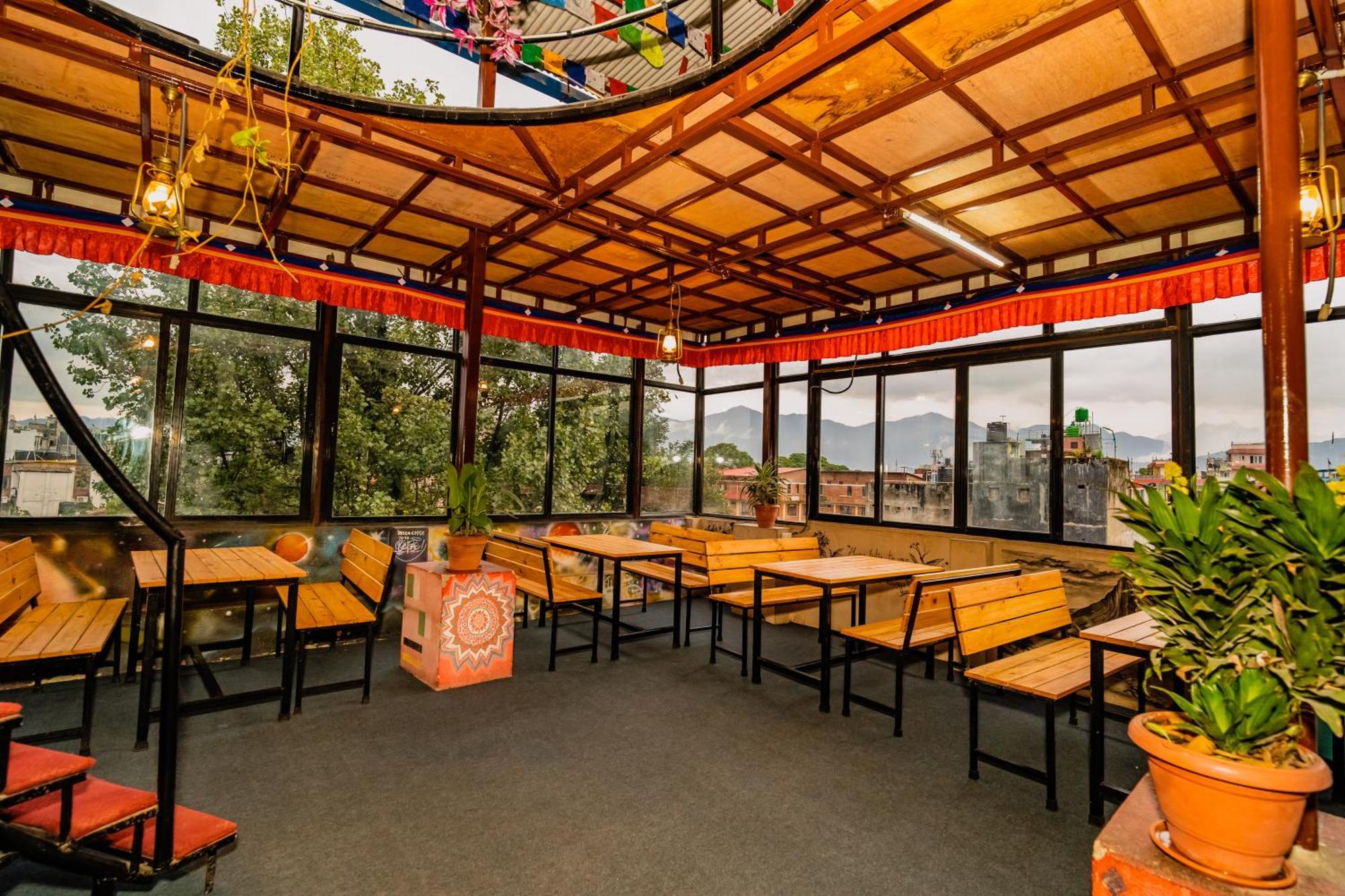 Rest Up Kathmandu Hostel Buitenkant foto