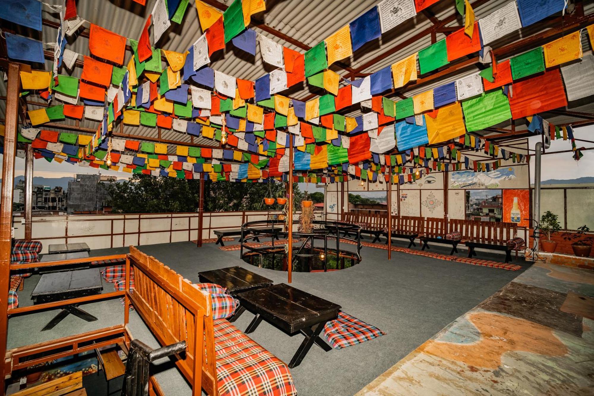 Rest Up Kathmandu Hostel Buitenkant foto