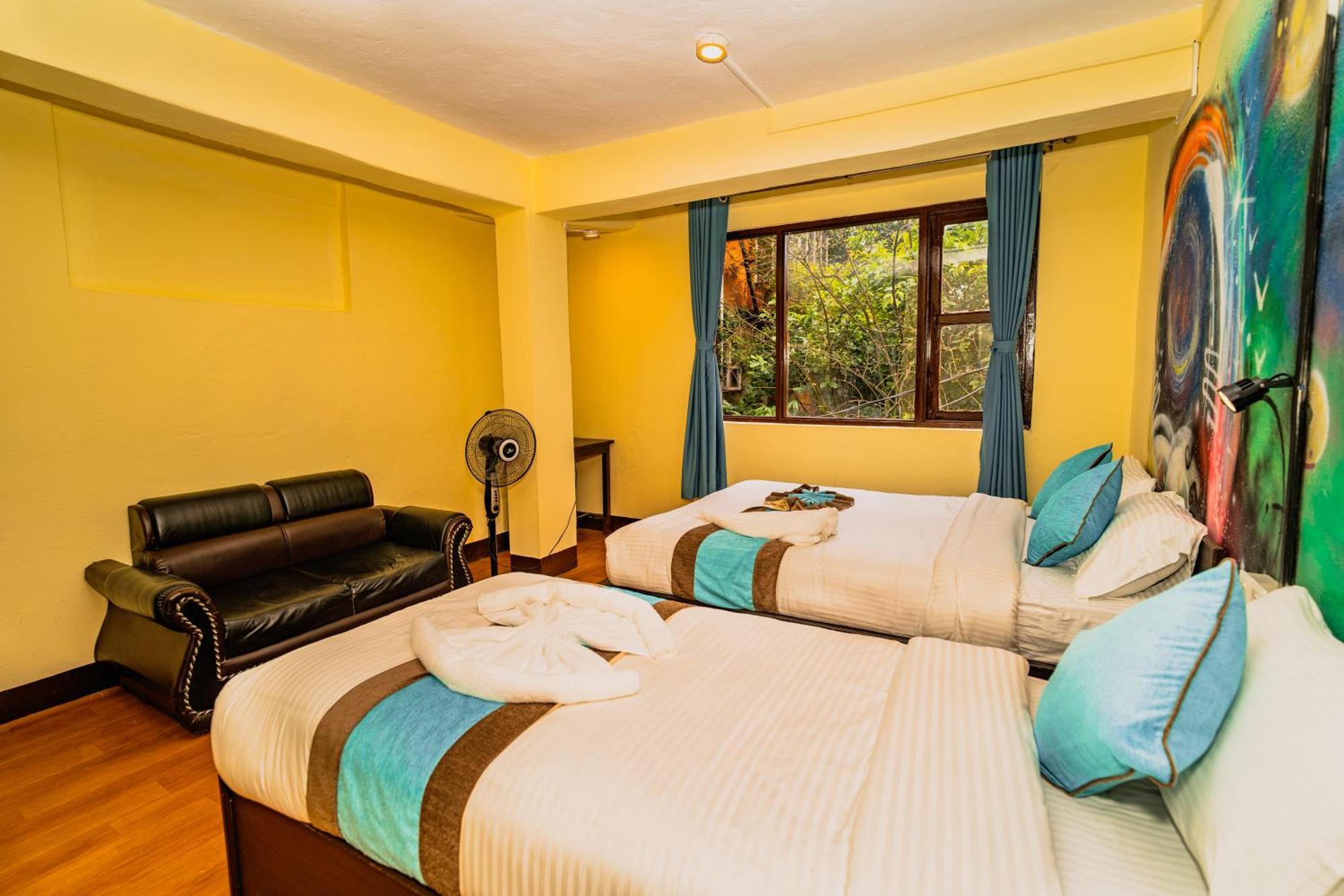 Rest Up Kathmandu Hostel Buitenkant foto