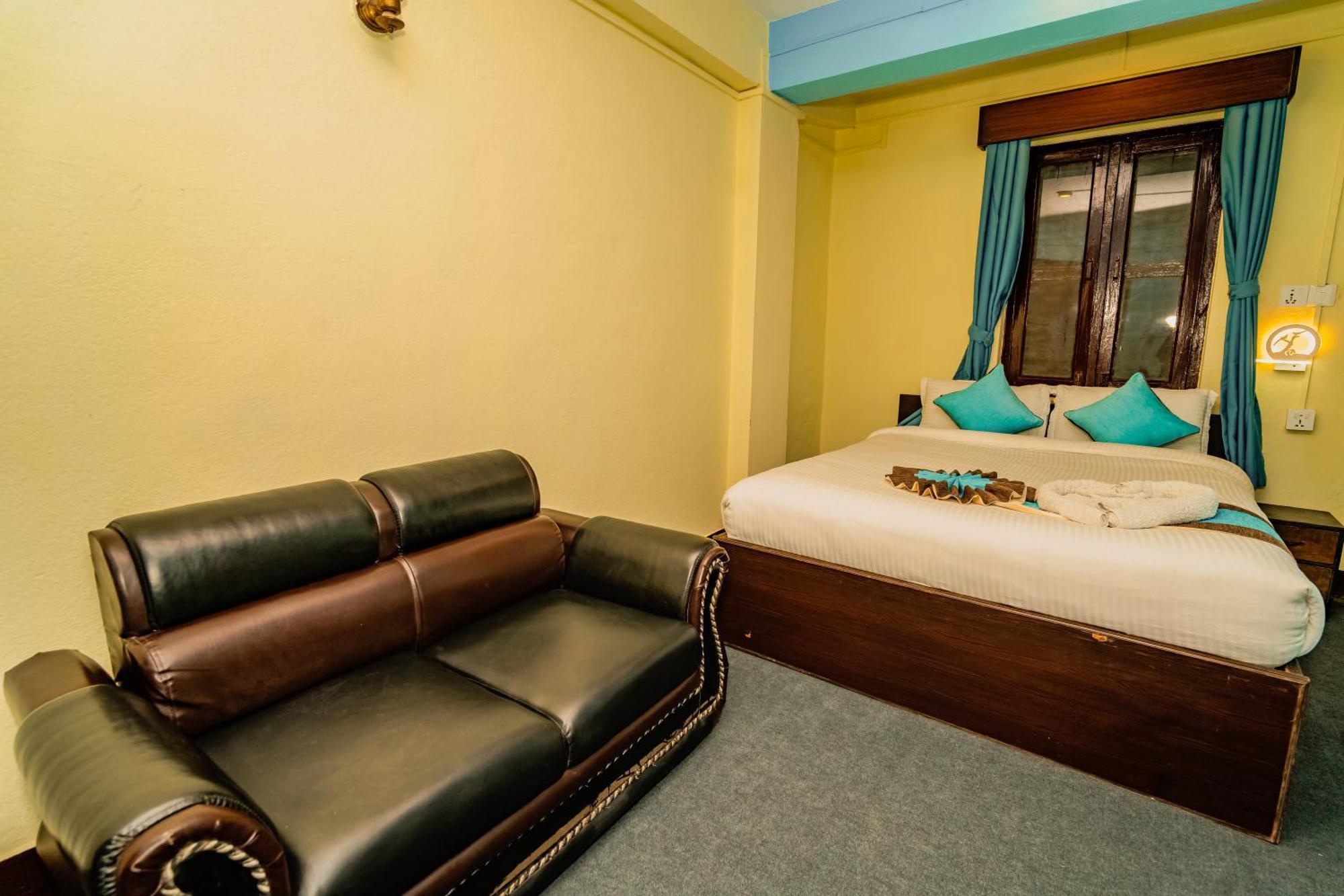 Rest Up Kathmandu Hostel Buitenkant foto