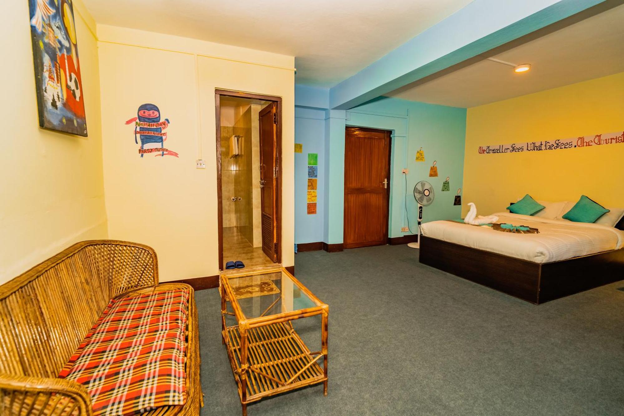 Rest Up Kathmandu Hostel Buitenkant foto