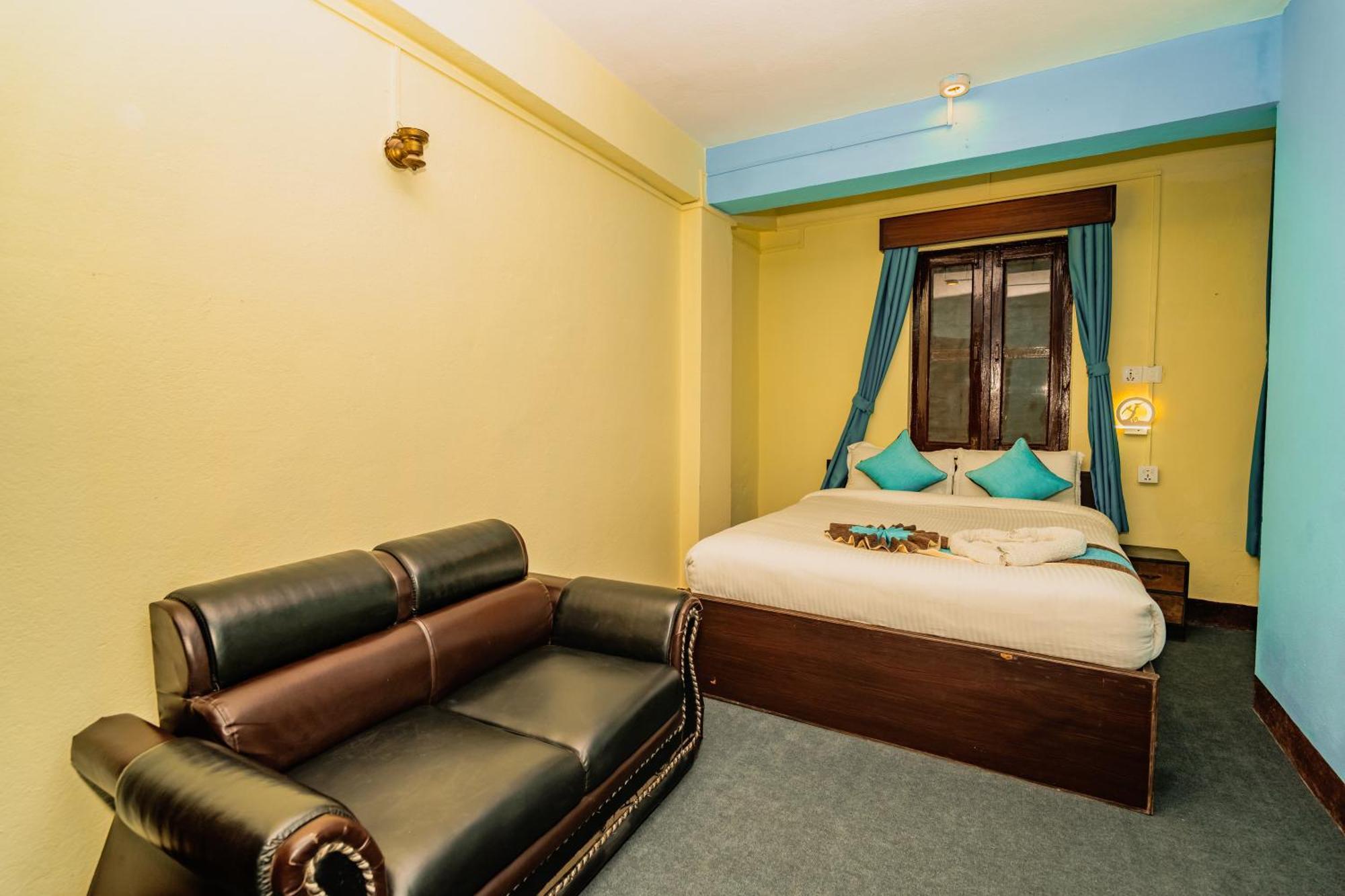Rest Up Kathmandu Hostel Buitenkant foto